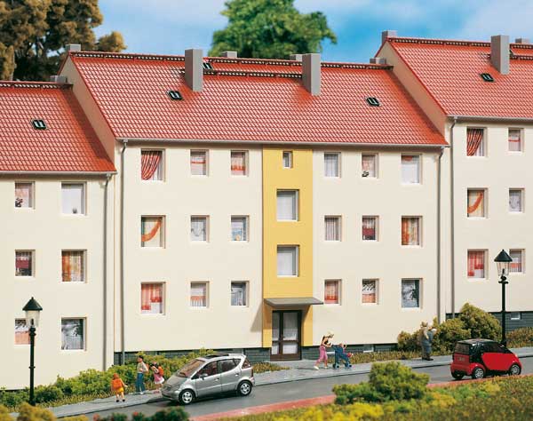 Multy-family appartment house<br /><a href='images/pictures/Auhagen/11402.jpg' target='_blank'>Full size image</a>